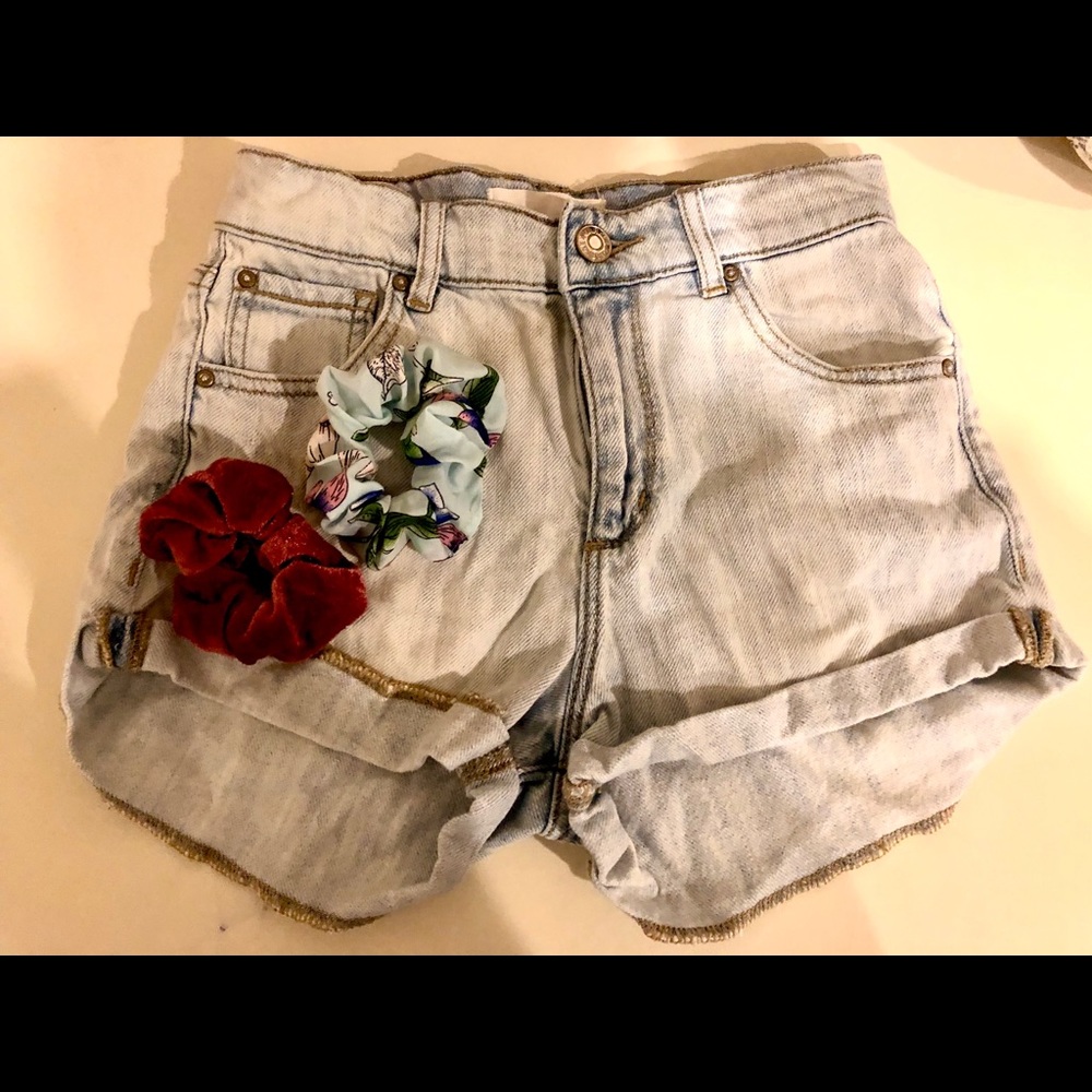 Denim shorts - mid rise with 2 scrunchies